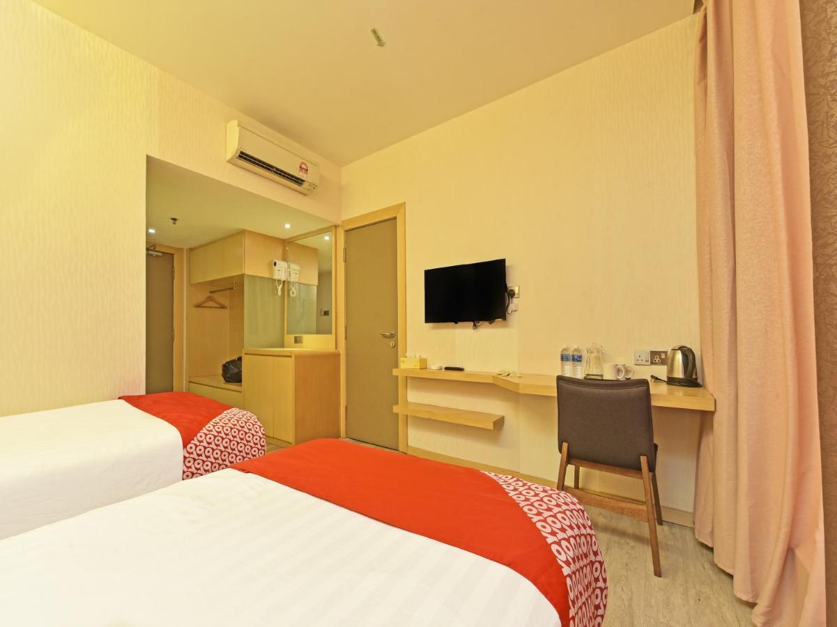 ג'והור בהרו Capital O 90130 Sawadee Hotel מראה חיצוני תמונה