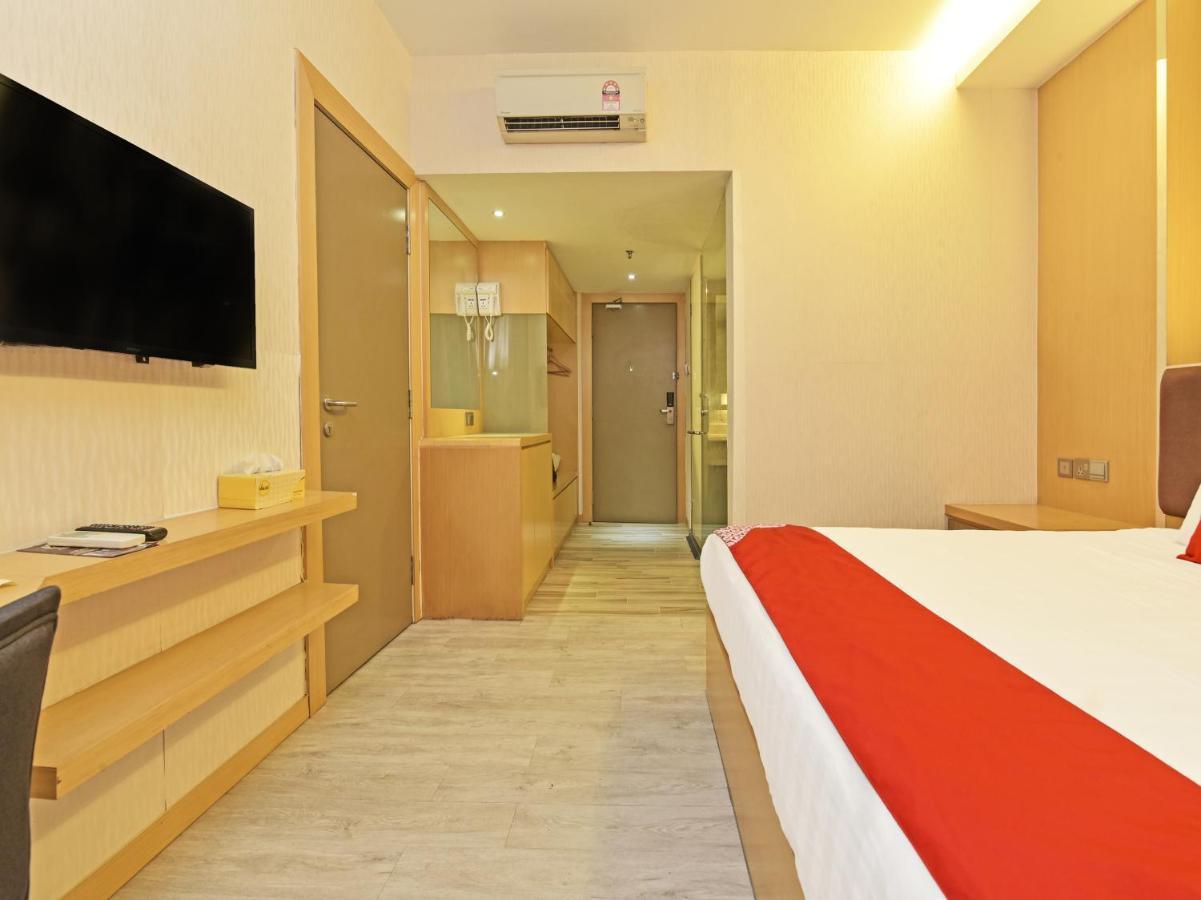 ג'והור בהרו Capital O 90130 Sawadee Hotel מראה חיצוני תמונה