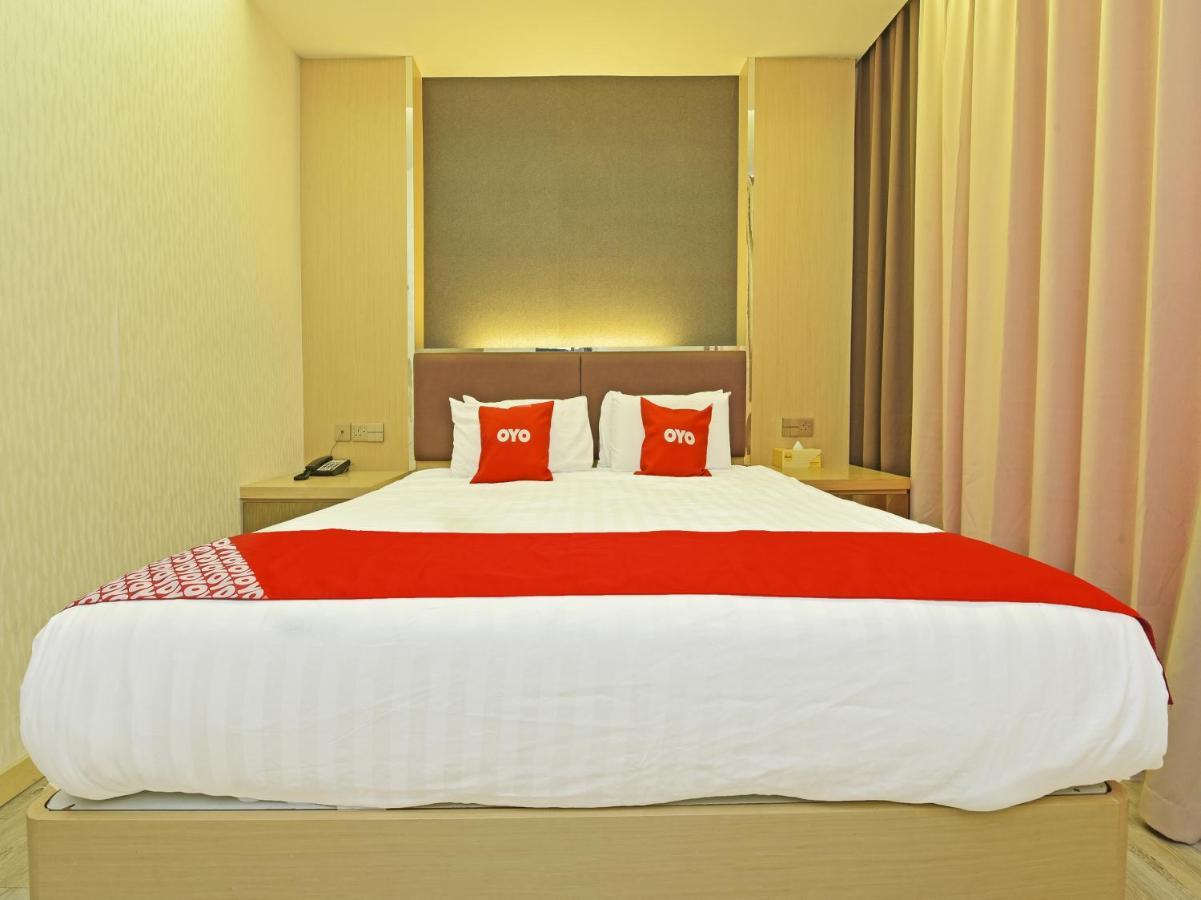 ג'והור בהרו Capital O 90130 Sawadee Hotel מראה חיצוני תמונה