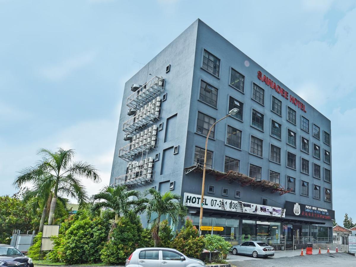 ג'והור בהרו Capital O 90130 Sawadee Hotel מראה חיצוני תמונה