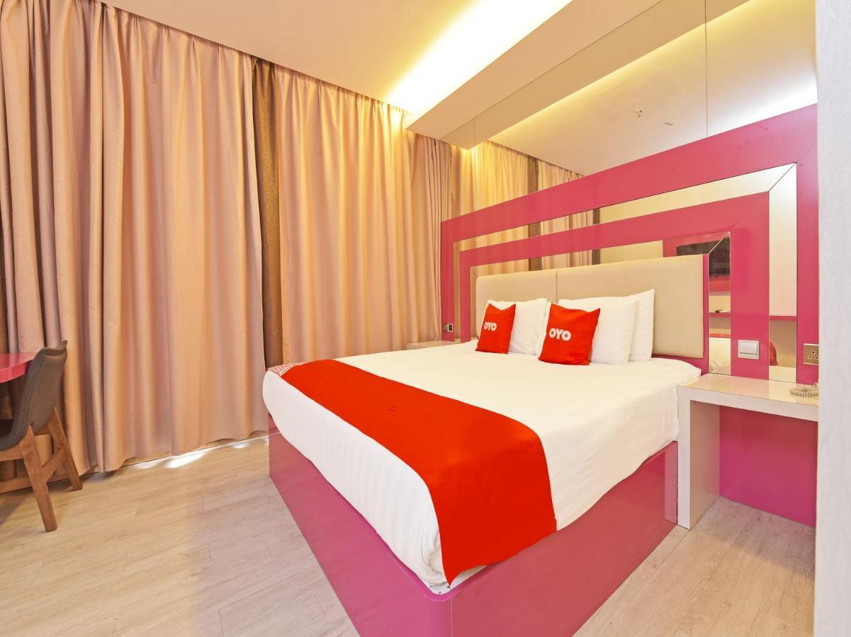 ג'והור בהרו Capital O 90130 Sawadee Hotel מראה חיצוני תמונה